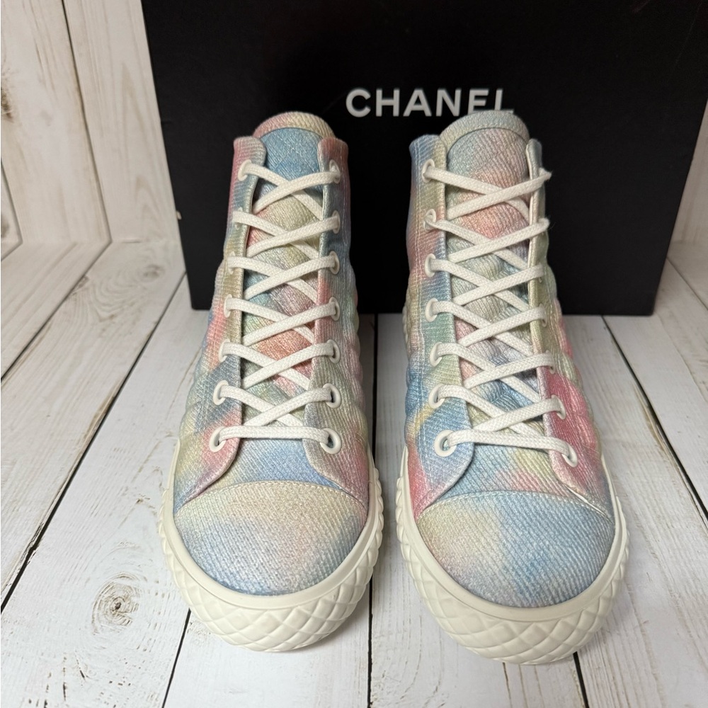 CHANEL Printed Fabric Quilted High Top Sneakers Green/Pink/Blue/White Sz 39 / 9 - Picture 5 of 13